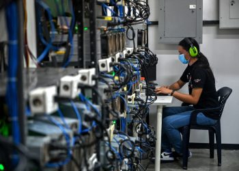 Energía barata se convierte en criptomonedas en Venezuela