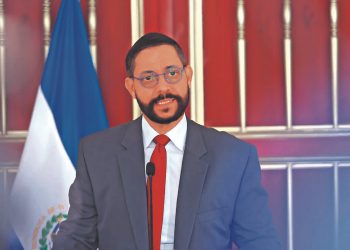 Más exfuncionarios serán denunciados mañana en la Fiscalía por sobresueldos
