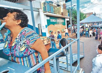 El Minsal hace tamizajes y vacuna contra la influenza en Metapán, Santa Ana