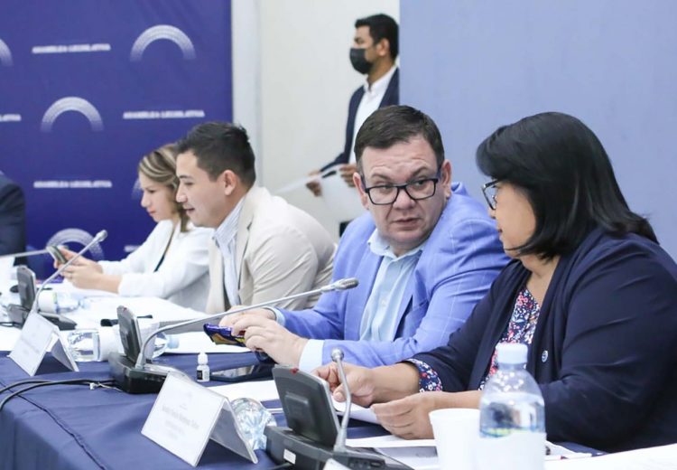 Fueron 65 invitados los que participaron y expusieron ante la comisión sus valoraciones sobre la propuesta de ley del sector hídrico.