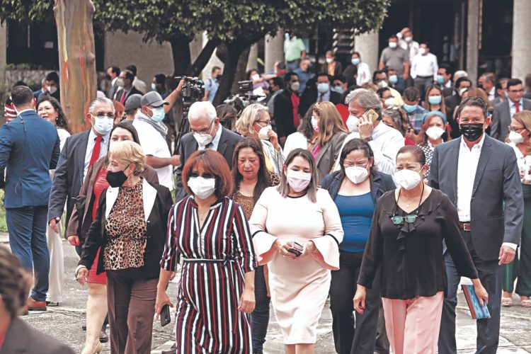 Los magistrados de cámara y jueces de Paz y de primera instancia quedarán en régimen de disponibilidad cuando cesen en sus funciones, acorde con las reformas de ley aprobadas.
