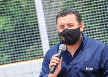 Ministro de Obras Públicas entrega construcción de protección a familias de la comunidad Darío González, en barrio San Jacinto