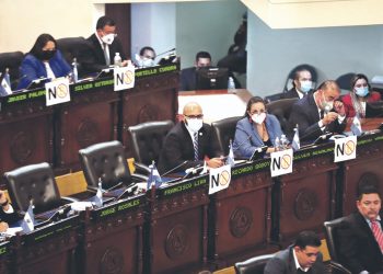 Dos diputados de ARENA siguen ausentes en la Asamblea Legislativa