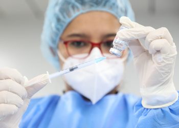 Los inmunodeprimidos deben aplicarse la vacuna contra el coronavirus