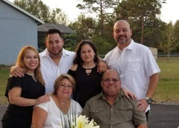 «El voto es algo que nos habían negado. Habíamos sido abandonados, solo nos tomaban en cuenta para remesas»: Salvadoreña en Florida