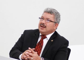 «A estas alturas son 10,482 empresas que tienen uno o varios empleados ganando el salario mínimo»: presidente del BANDESAL, Juan Pablo Durán