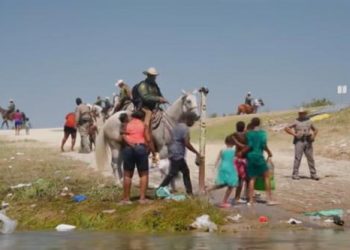 Revelan insulto racista de oficial de EE. UU. contra migrantes haitianos