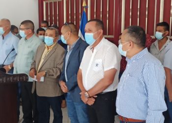 ARENA se divide. Renuncian dos diputados, alcaldes  y directores departamentales
