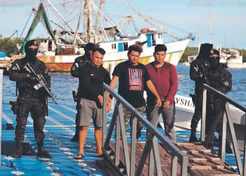Capturan a tres hermanos con $101,230 sin justificar en Usulután