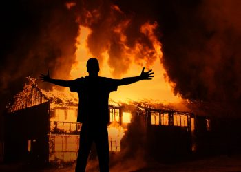 Un hombre muere tras prenderse fuego en el centro de Túnez