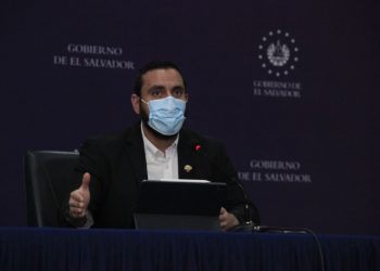 El 57 % de la población salvadoreña ya tiene las dos dosis de la vacuna anti-COVID-19