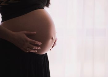 OPS pide priorizar vacunación contra covid-19 en embarazadas y madres lactantes