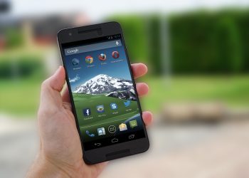 Las personas con discapacidad ya pueden controlar sus teléfonos con gestos faciales