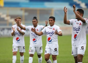 Alianza ocupó de escalera al 11 Deportivo para ser el nuevo líder del torneo Apertura 2021
