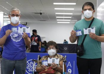Inició la aplicación de la tercera dosis de la vacuna anti-COVID-19 en El Salvador