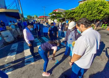 Alcaldía de San Salvador inicia delimitación de puestos provisionales para vendedores del mercado San Miguelito