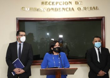 Ministra de Economía presenta ante Asamblea propuesta para minimizar impacto de incremento del precio del gas licuado