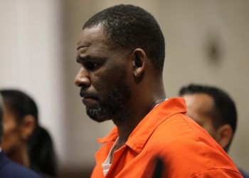 YouTube suprime los canales oficiales del cantante R. Kelly
