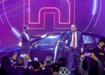 Foxconn, proveedor de Apple, presenta modelos de vehículos eléctricos