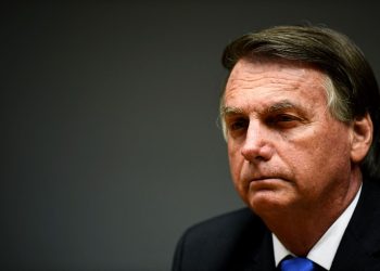 Facebook elimina video de Bolsonaro que cita noticia falsa sobre vacuna anticovid y sida