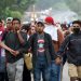Migrantes desafían lluvia y sol y siguen hacia EE. UU. desde el sur de México