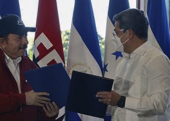 Cuestionados presidentes de Honduras y Nicaragua firman declaración de unidad y cohesión
