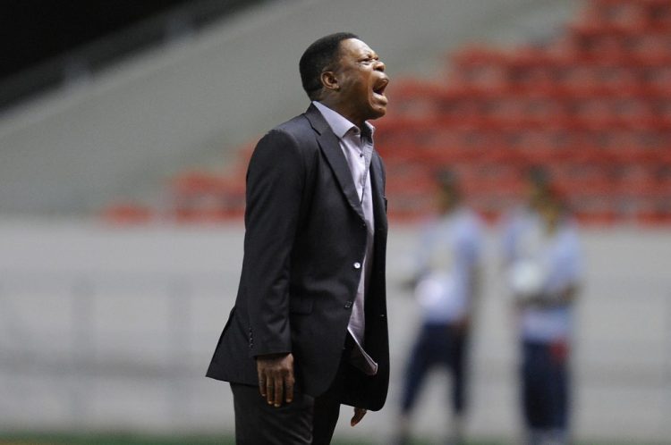 Alberto Castillo, durante su etapa como entrenador de El Salvador en el 2013. AFP PHOTO/ Rodrigo ARANGUA (Photo by RODRIGO ARANGUA / AFP)