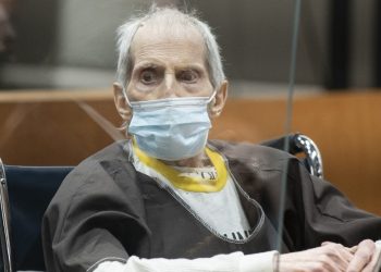 Magnate estadounidense sentenciado a cadena perpetua por matar a su mejor amiga