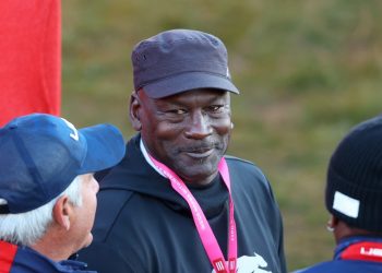Michael Jordan aprueba protocolo de la NBA para no vacunados contra la COVID-19