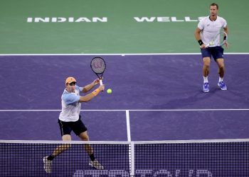 Jugadores sin vacunar deberán hacer cuarentena antes de Abierto de Australia de tenis