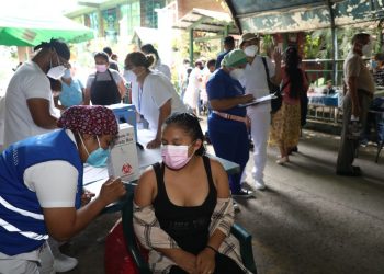 Gobierno protege a más salvadoreños con jornadas de vacunación a escala nacional