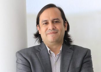 Carlos Cordero y su nueva columna: Los espíritus de la revolución