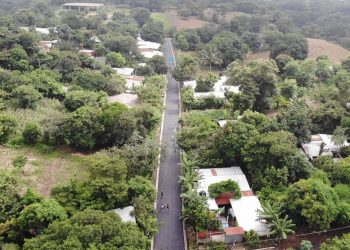Alcaldía de Zaragoza realiza pavimentación de calle en principal colonia de la localidad