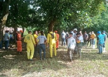 Realizan labores de búsqueda de joven que fue arrastrado por correntada en Santa Ana