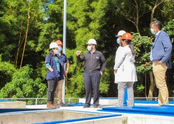 Ministro de Salud verifica trabajos de la construcción de la planta de tratamiento de aguas residuales del Hospital Saldaña