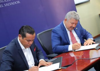 El Salvador firmó con Fondo Opep un crédito de $35 millones para la mipyme