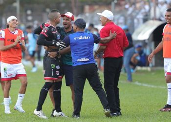 Roberto «Toto» Gamarra, entrenador de Firpo: «Dos veces me pidieron la salida de Joel Almeida y yo me opuse, dos veces lo salvé»