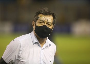 Hugo Pérez, técnico de la Selecta: «Hoy fue nuestra noche, hicimos un trabajo fantástico tácticamente»