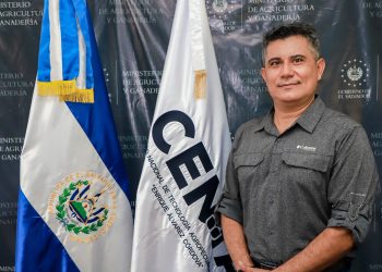 Ministro de Agricultura nombra a Edgardo Reyes como el nuevo director del CENTA