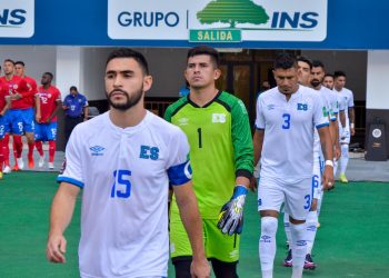 Presidente Nayib Bukele critica el trabajo del árbitro y a la Concacaf durante el partido que la Selecta perdió 2-1 contra Costa Rica