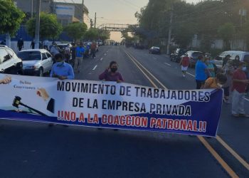 Trabajadores denuncian posibles despidos si no marchan contra el Gobierno