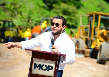 «Les vamos a dar una calle digna, esto no quedará solo en promesa, ya es realidad», Romeo Rodríguez Herrera, ministro de Obras Públicas