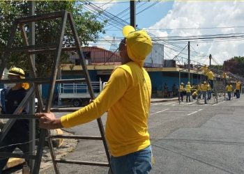 Familias afectadas por el incendio en el mercado San Miguelito contarán con puestos temporales