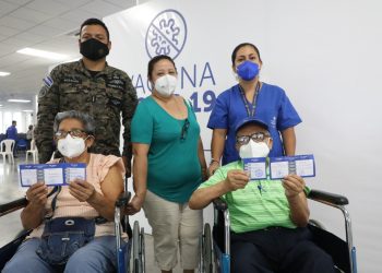 El Salvador cuenta con más de 190 centros de vacunación anti-COVID-19