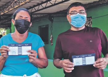 Inician la vacunación casa por casa en la zona oriental