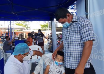 Llegaron desde la isla Madre Sal a vacunarse contra la COVID-19
