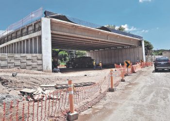 Paso a desnivel en Comalapa estaría listo el próximo mes