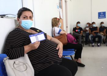 Las embarazadas no vacunadas están en mayor riesgo ante la variante delta