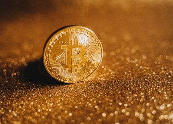 Forbes destaca que El Salvador aproveche el alza de un 30% en el bitcoin para proyectos sociales