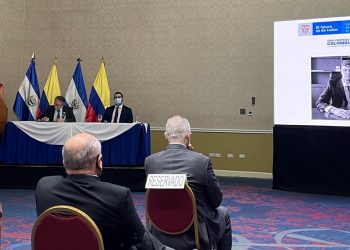 Embajada colombiana desarrolla conversatorio por dos bicentenarios